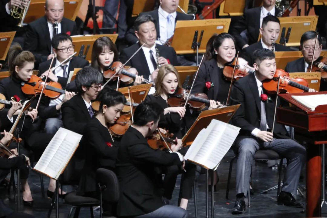 德国队观众热烈欢呼！，Faker迎来二十赛季出色发挥赛场气氛高涨-九游体育